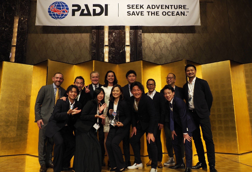 「PADI全国最優秀賞」受賞の実績ダイビングスクールマレアはPADIから16年連続受賞